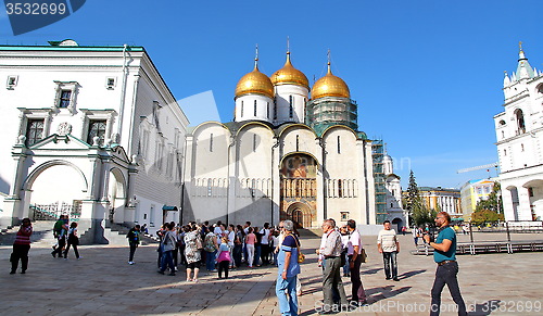 Image of Tourists visiting the Kremlin