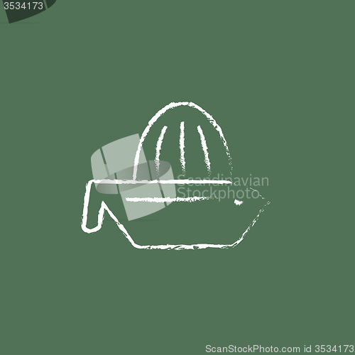 Image of Lemon squeezer icon drawn in chalk.