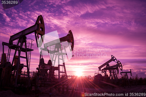 Image of Oil pumps.