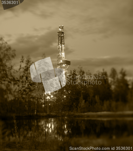 Image of Oil drilling rig.