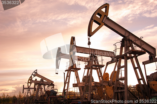 Image of Oil pumps.