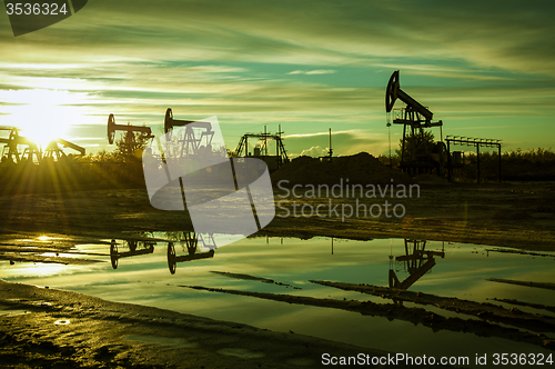 Image of Oil pumps.