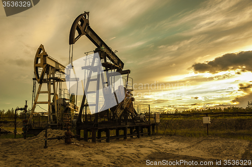 Image of Oil pumps.