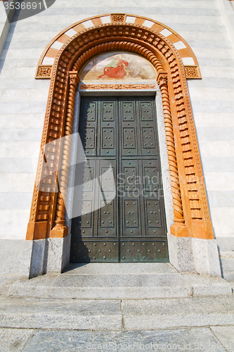 Image of door   in italy  lombardy   column  the milano wild angle