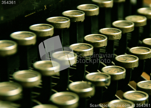 Image of old typewriter