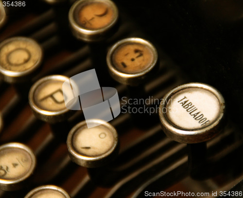 Image of old typewriter