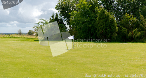 Image of flag mark on golf field