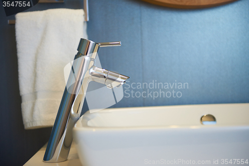 Image of hotel room bathroom