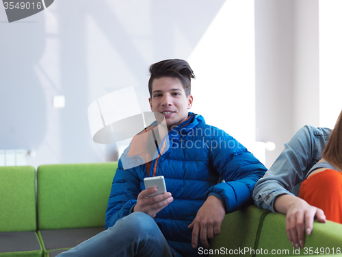 Image of student usinth smart phone