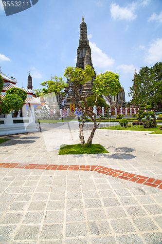 Image of  pavement   temple   in   tree  thailand incision of the temple 