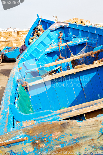 Image of   boat and sea in  castle brown brick  sky