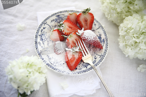 Image of sugared strawberries with hydrangeas