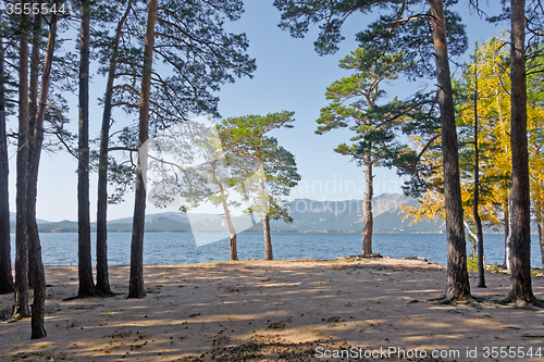 Image of autumn lake