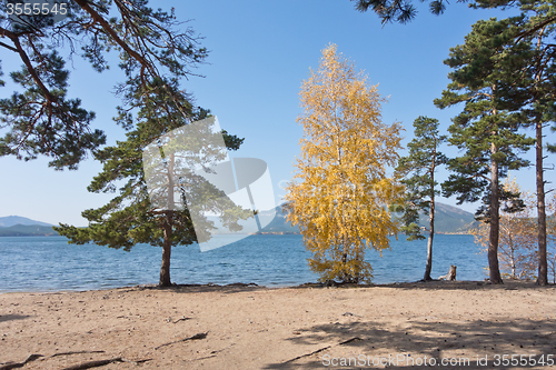 Image of autumn lake