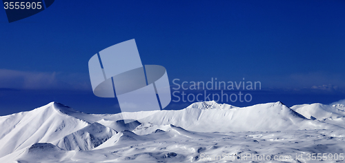 Image of Panoramic view of snowy plateau