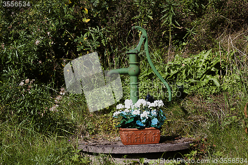 Image of old well