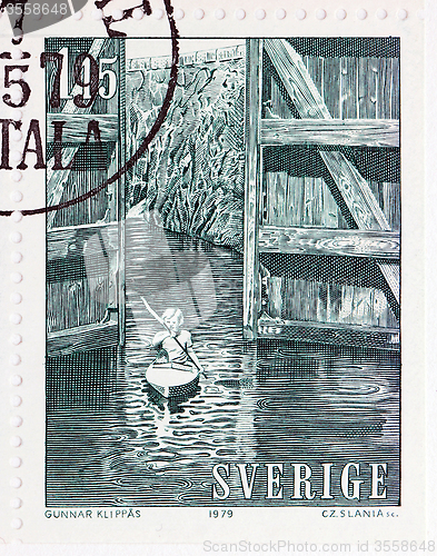 Image of Canoeist in Forsvik Lock