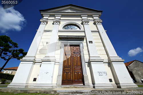 Image of sumirago old architecture   the   wall  and church in sunny day