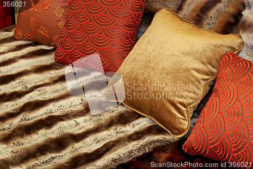 Image of Sheet and pillows