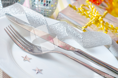 Image of place setting for christmas with star