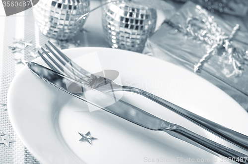 Image of place setting for christmas with star