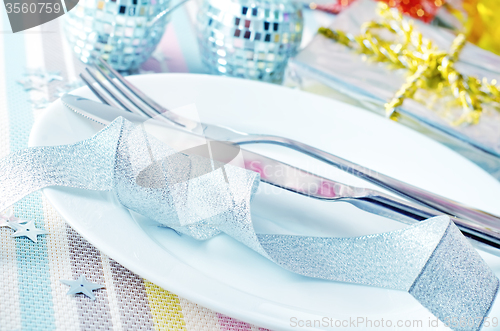 Image of place setting for christmas with star