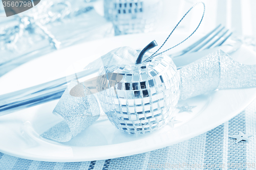 Image of place setting for christmas with star