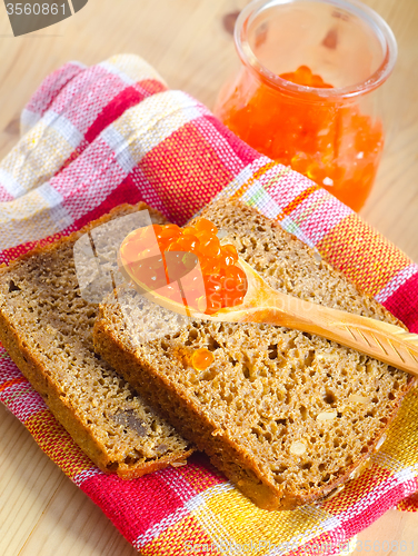 Image of bread with caviar