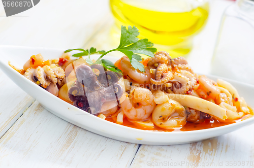 Image of salad with seafood
