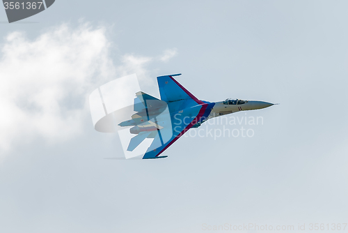 Image of Russian fighter SU-27 flies