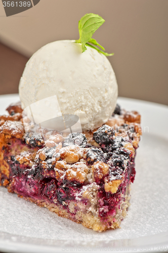 Image of Crumble pie with black currants 