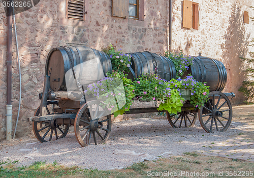 Image of casks on a carriage