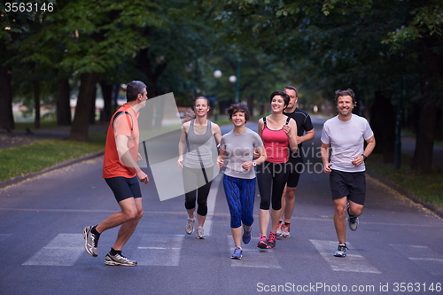 Image of people group jogging