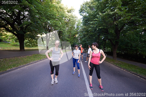 Image of people group jogging