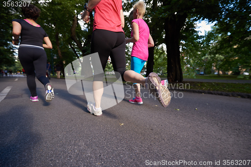 Image of people group jogging