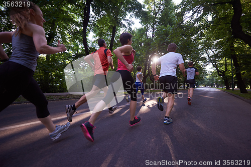 Image of people group jogging