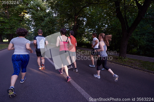 Image of people group jogging