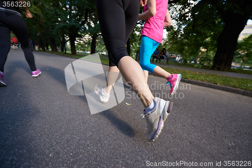 Image of people group jogging