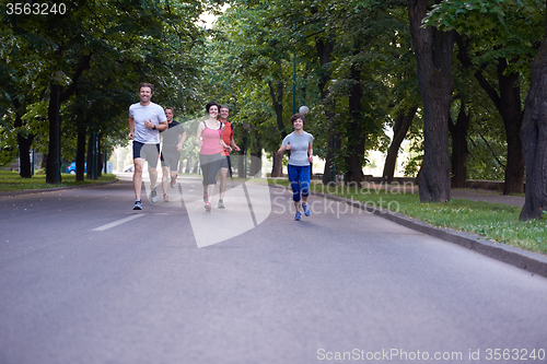 Image of people group jogging