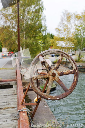 Image of rusty steering wheel 