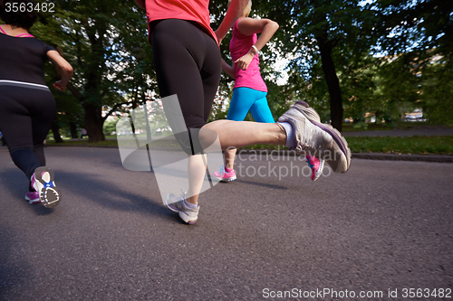 Image of people group jogging