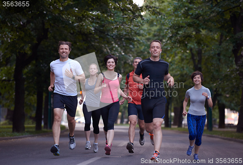 Image of people group jogging