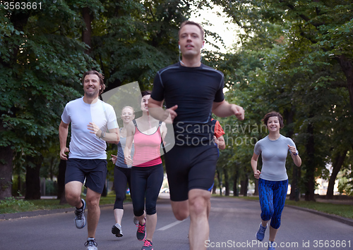 Image of people group jogging