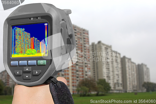 Image of Recording Buildings With Thermal Camera_10