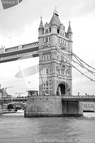 Image of london tower in england old bridge and the cloudy sky