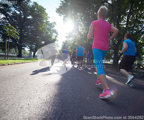 Image of people group jogging