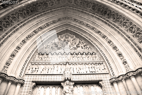 Image of rose window weinstmister  abbey in london old church door and ma