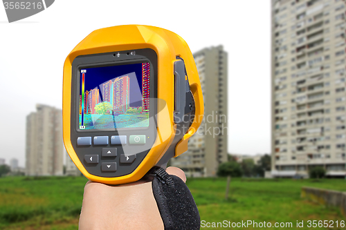 Image of Recording Buildings With Thermal Camera_11