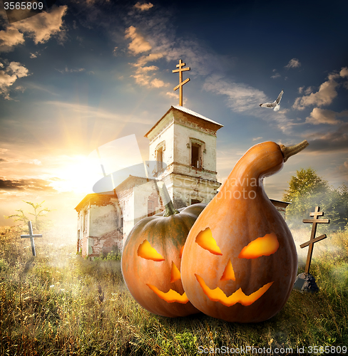 Image of Pumpkins on churchyard