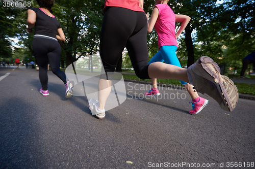 Image of people group jogging
